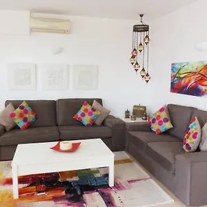 https://nerja-spain-flats-nsf53-aguamarina.es-andalucia.com