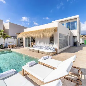 https://ixchel-beach-house-by-medano4you.tenerifehoteles.net